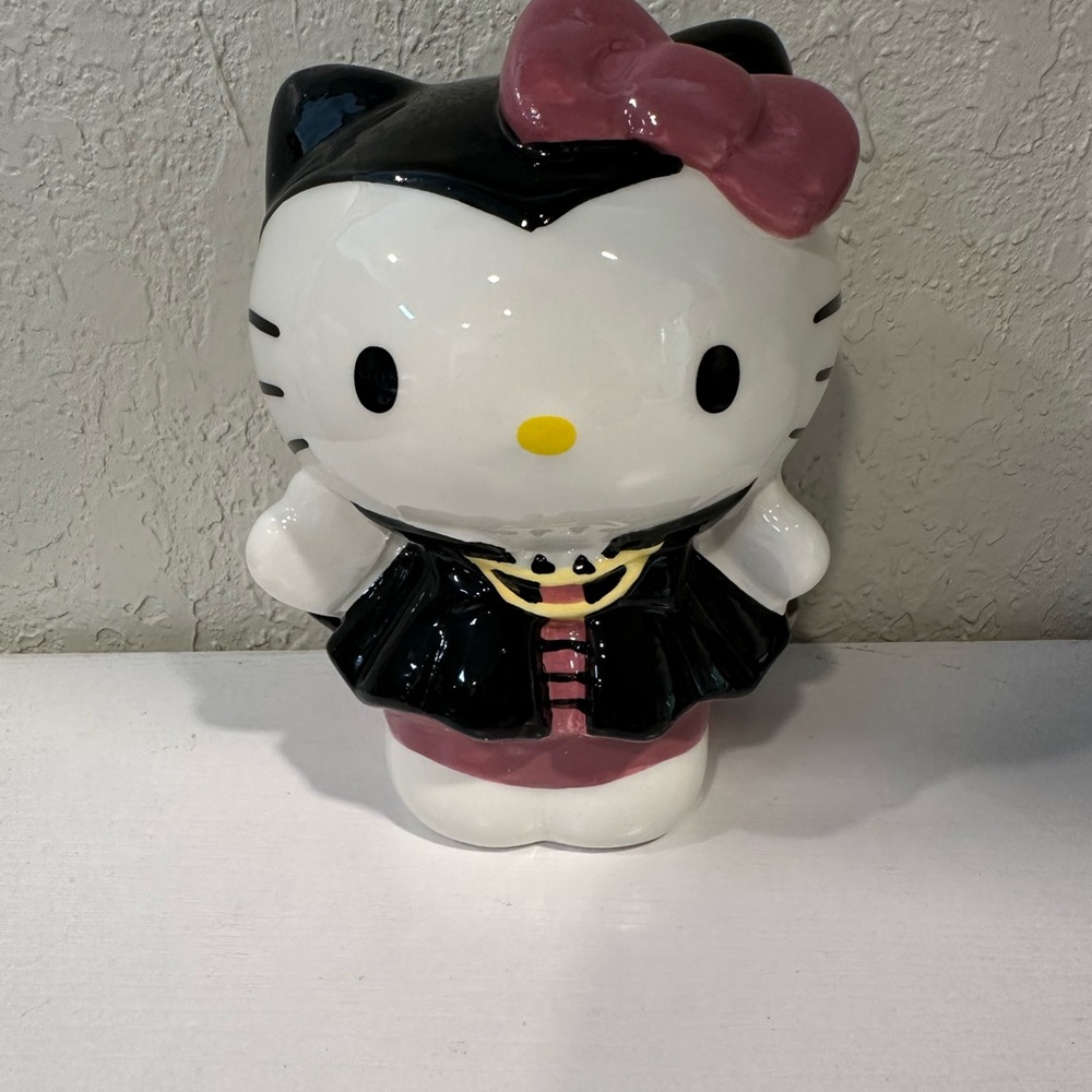 Blue Sky Halloween Hello Kitty Vampire Countess